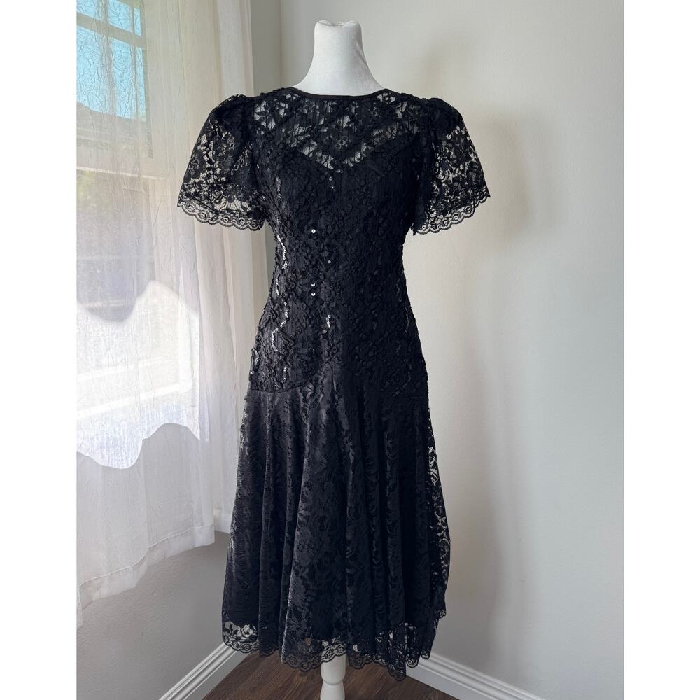 Vintage ‘80s Shuet Young for HW Collections Black Sequined Lace Cocktail Dress
